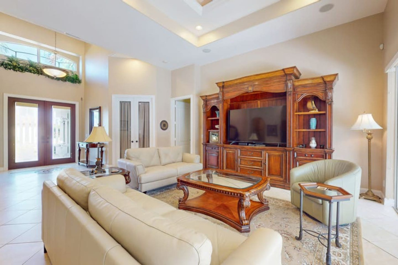 Villa Cape Casa Royale with a pool. - Cape Coral