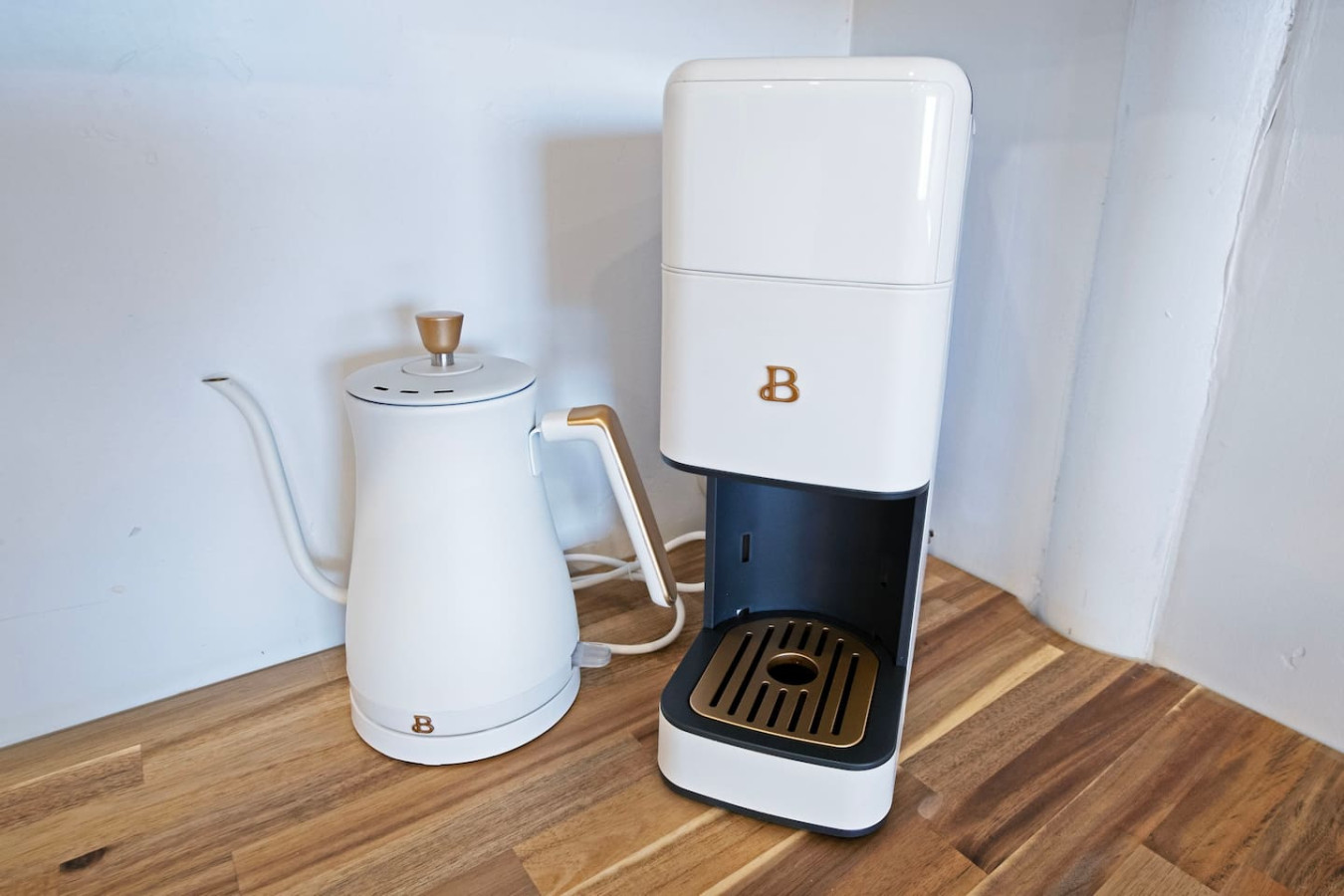 modern-ski-house-or-office-space-and-sunset-views/