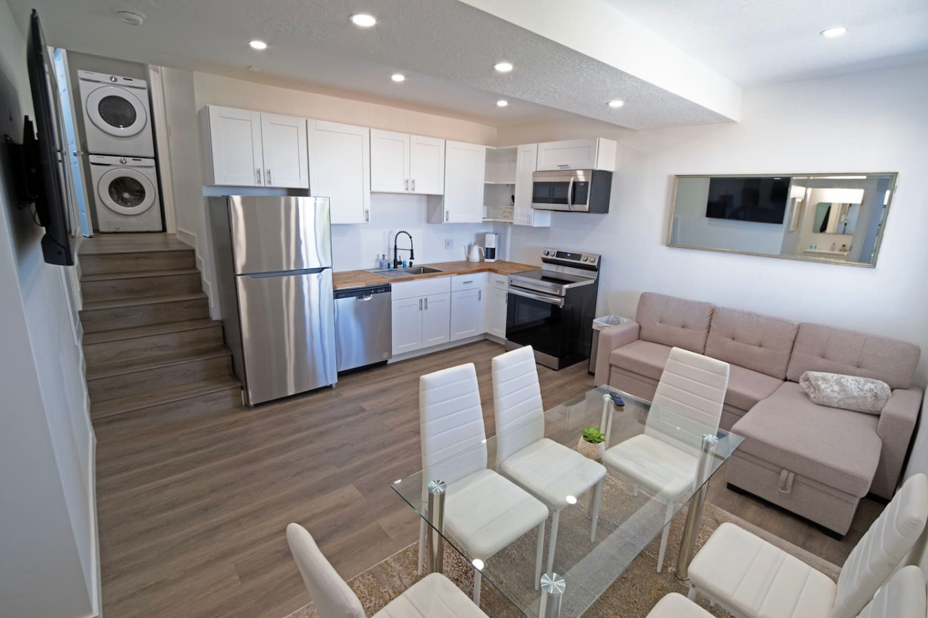 modern-ski-house-or-office-space-and-sunset-views/