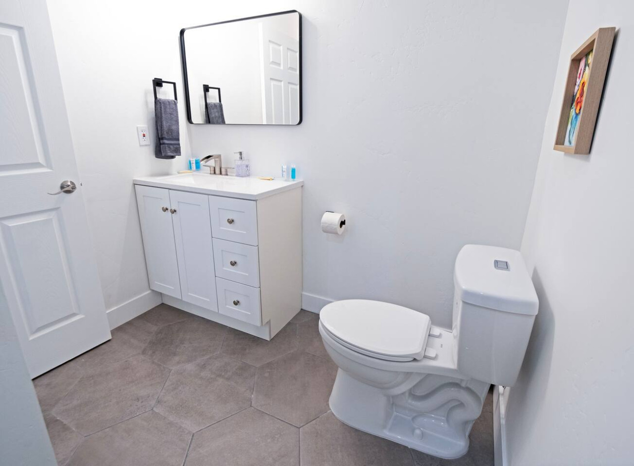 modern-ski-house-or-office-space-and-sunset-views/