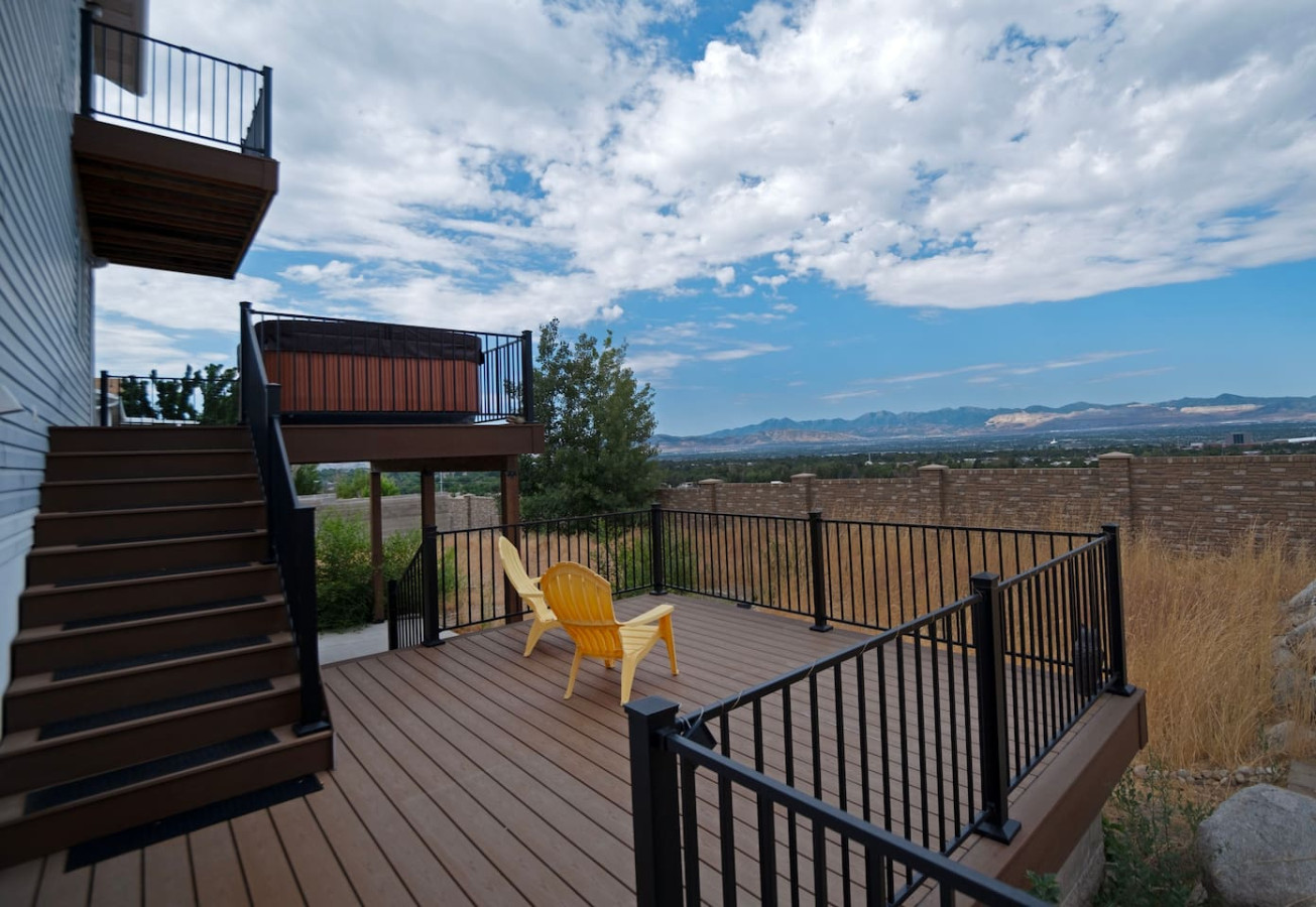 modern-ski-house-or-office-space-and-sunset-views/