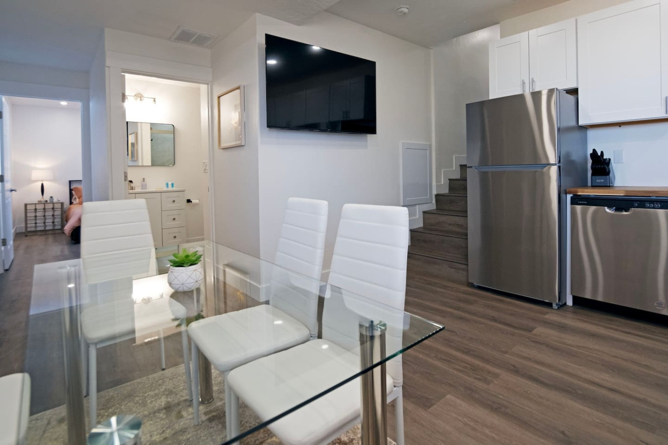 modern-ski-house-or-office-space-and-sunset-views/