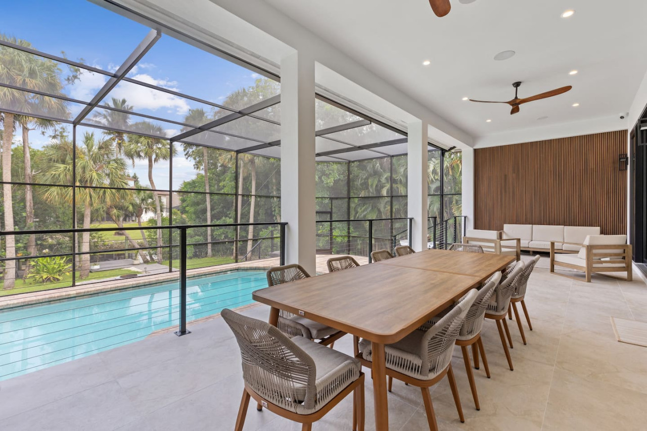 luxurious-naples-retreat/