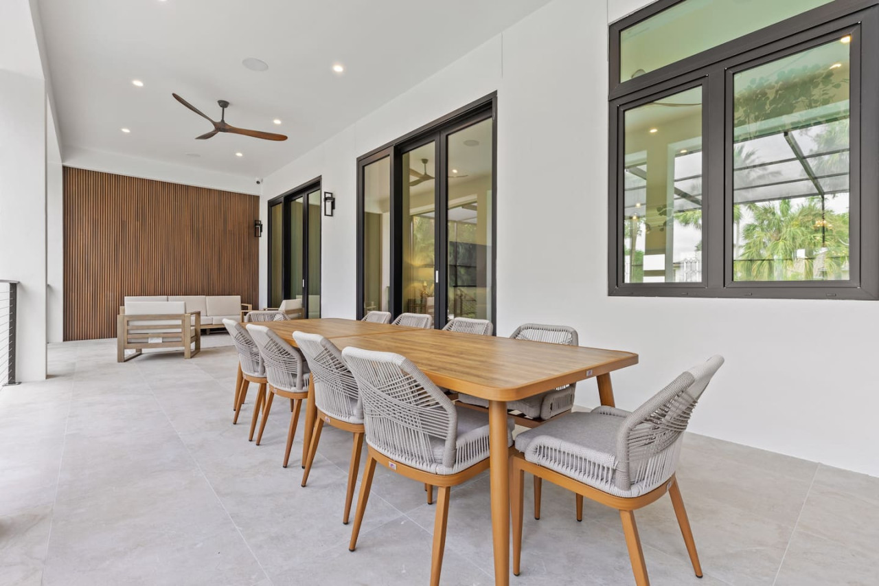 luxurious-naples-retreat/