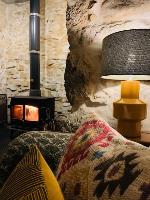 Secluded Mountain Stay - Stunning Views of Eryri