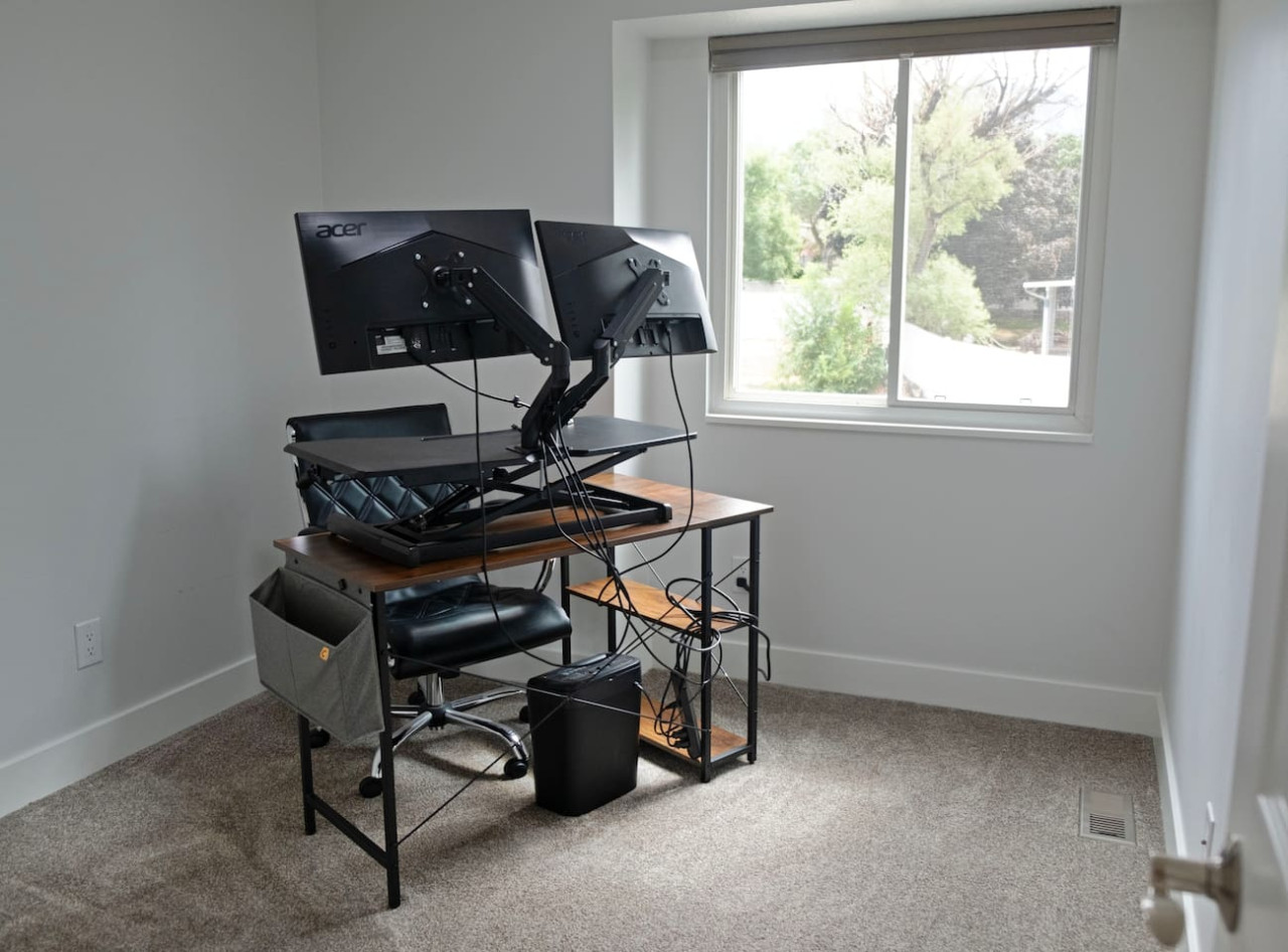 modern-3br-ski-house-or-sunset-views-and-hot-tub/