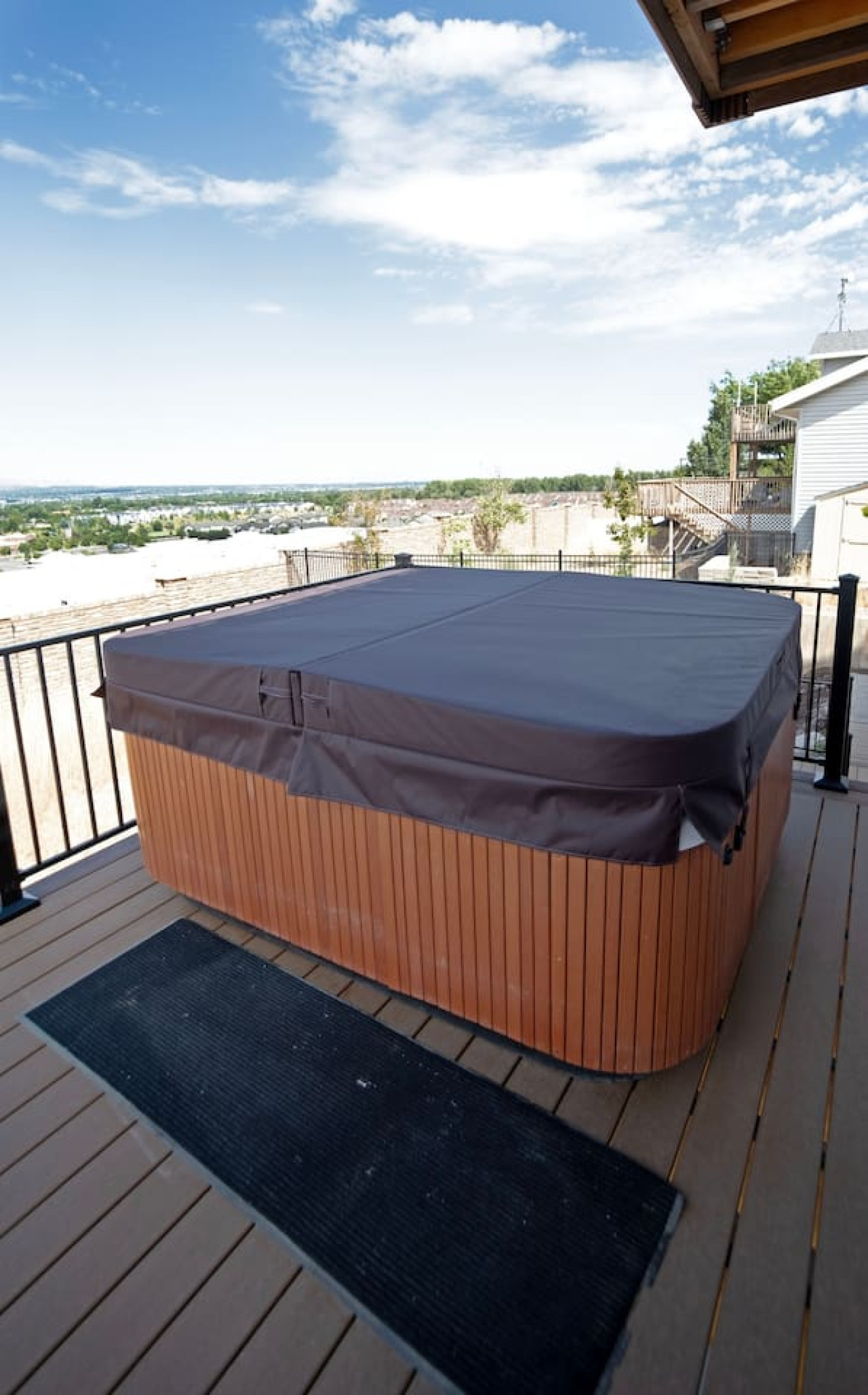 Modern 3BR Ski House | Sunset Views & Hot Tub - Sandy