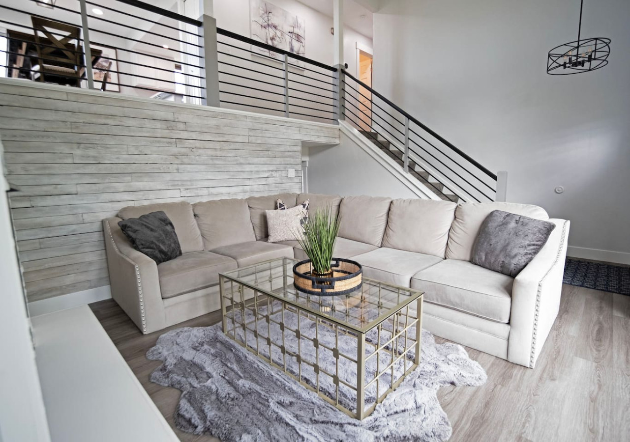 modern-3br-ski-house-or-sunset-views-and-hot-tub/