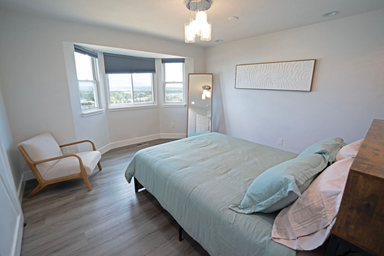 modern-3br-ski-house-or-sunset-views-and-hot-tub/