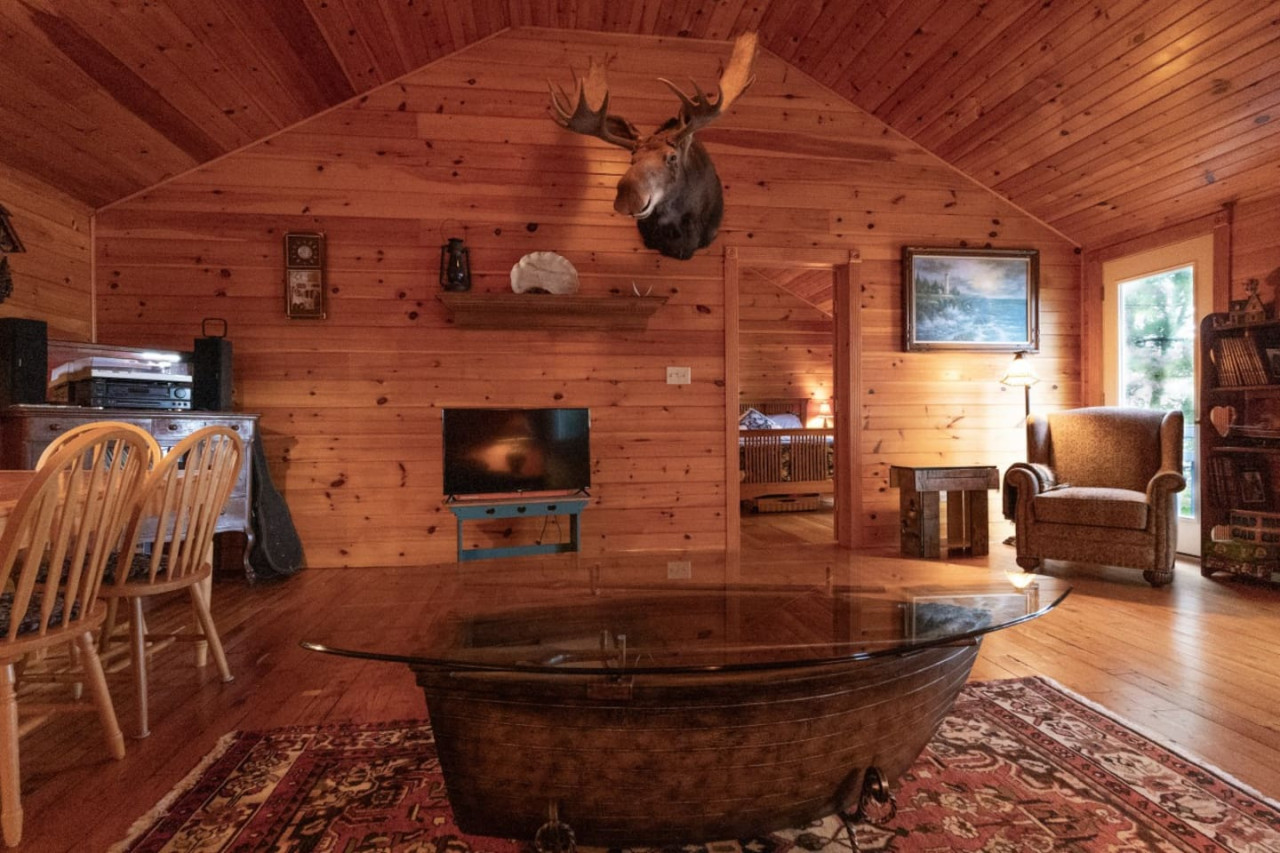 lake-house-getaway-with-rustic-charm-sleeps-11/