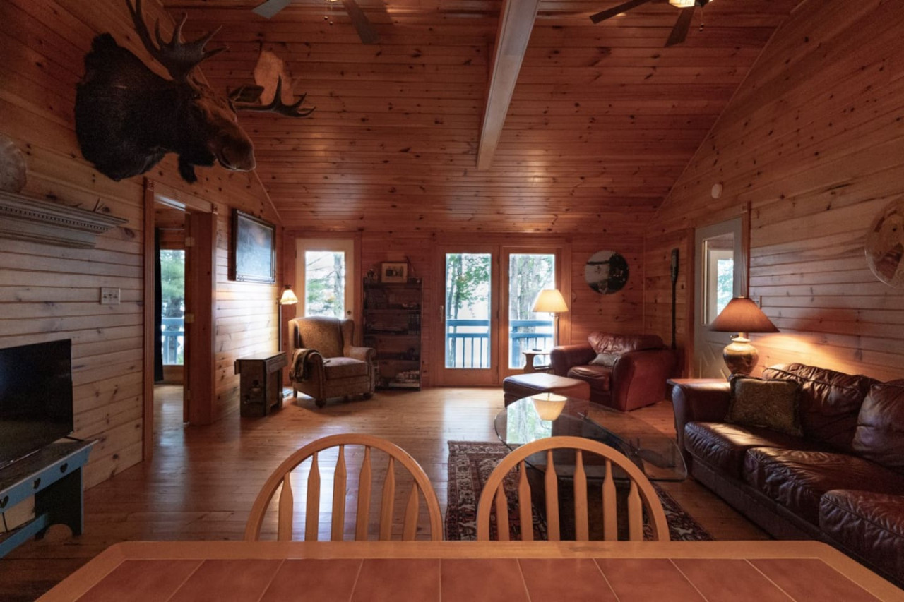 lake-house-getaway-with-rustic-charm-sleeps-11/