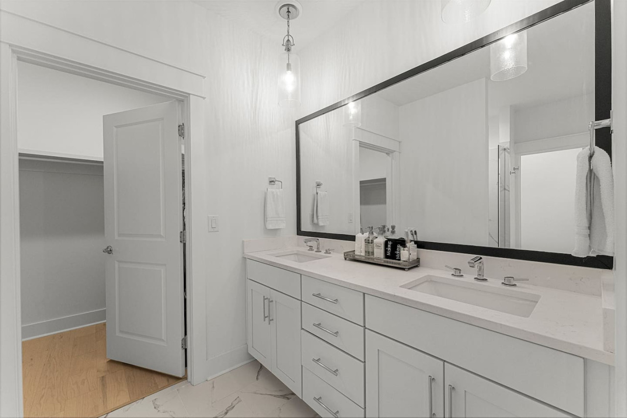 luxury-beach-glam-home:-walkbikegolf-cart-to-pools-beach-30a!-pet-friendly/