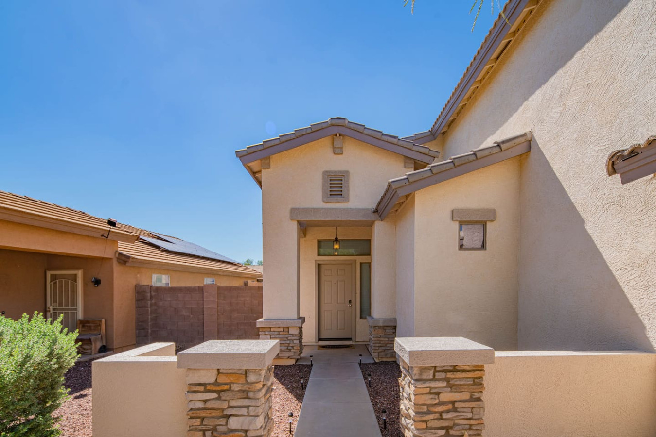 Luxe Avondale Escape - 4 BR, Sleeps 12 - Avondale