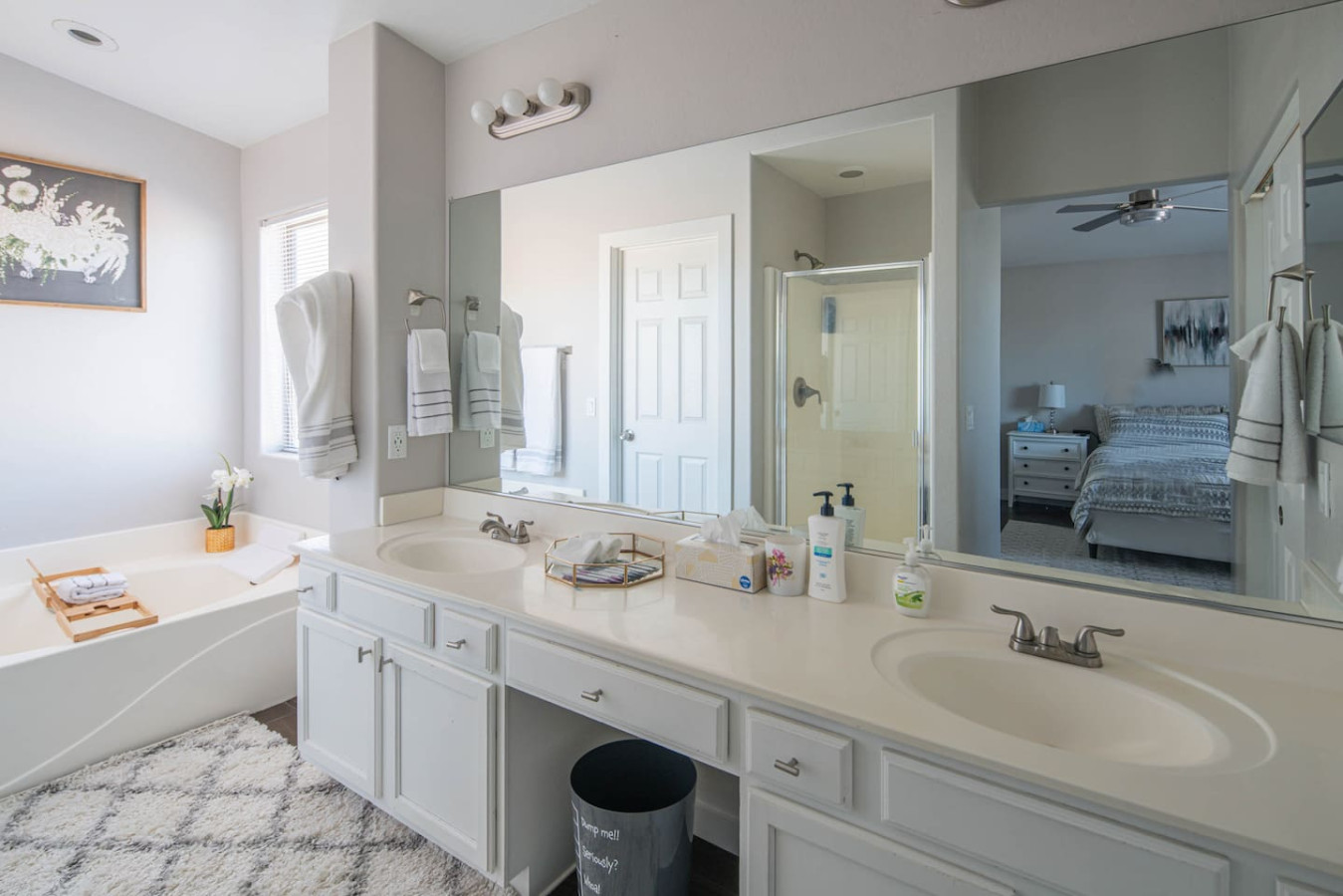 Luxe Avondale Escape - 4 BR, Sleeps 12 - Avondale