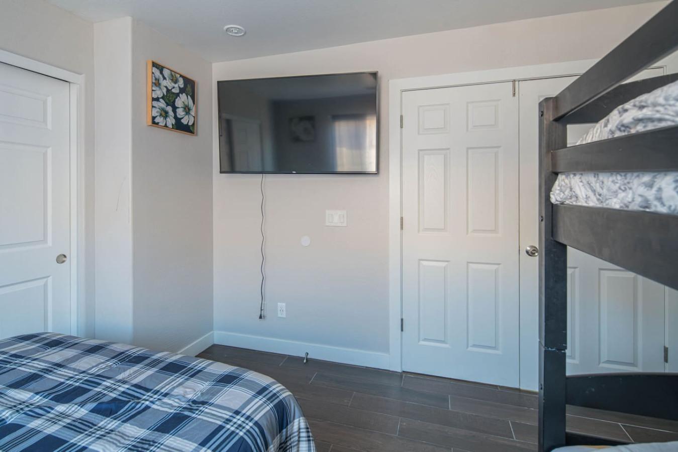 Luxe Avondale Escape - 4 BR, Sleeps 12 - Avondale