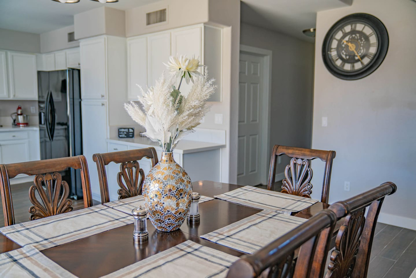 Luxe Avondale Escape - 4 BR, Sleeps 12 - Avondale