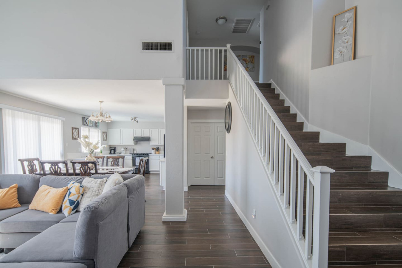 Luxe Avondale Escape - 4 BR, Sleeps 12 - Avondale