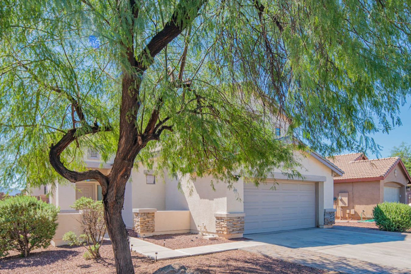 Luxe Avondale Escape - 4 BR, Sleeps 12 - Avondale