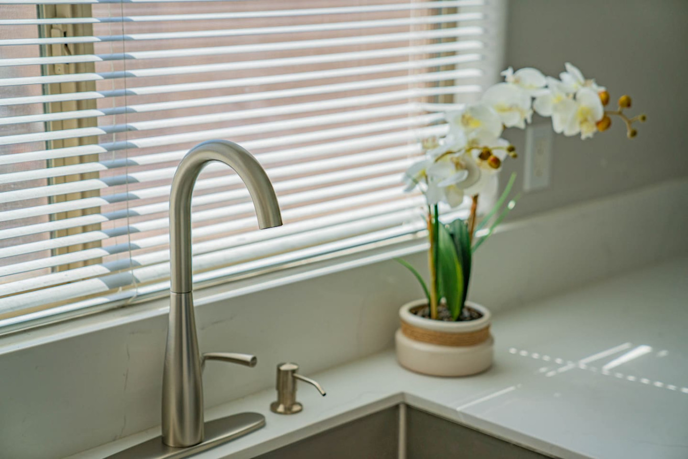 Luxe Avondale Escape - 4 BR, Sleeps 12 - Avondale