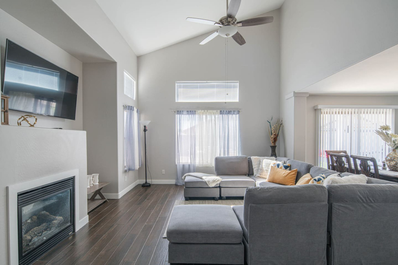 luxe-avondale-escape-4-br-sleeps-12/