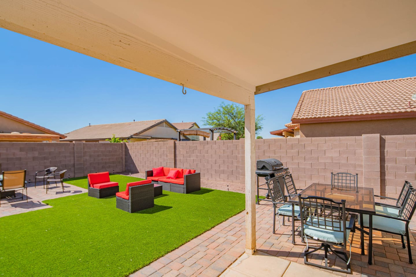 Luxe Avondale Escape - 4 BR, Sleeps 12 - Avondale