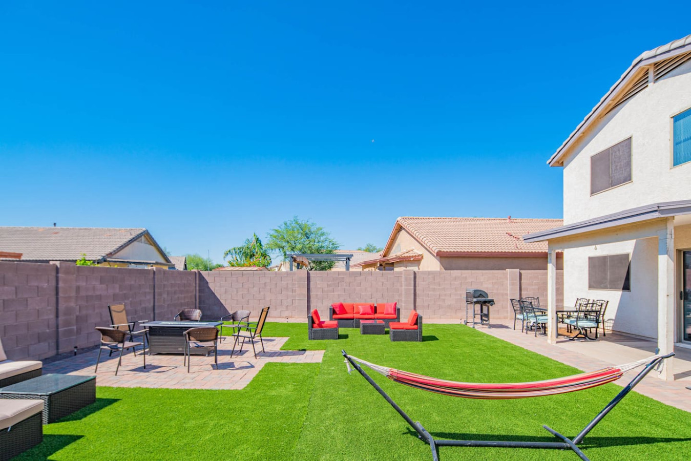 Luxe Avondale Escape - 4 BR, Sleeps 12 - Avondale