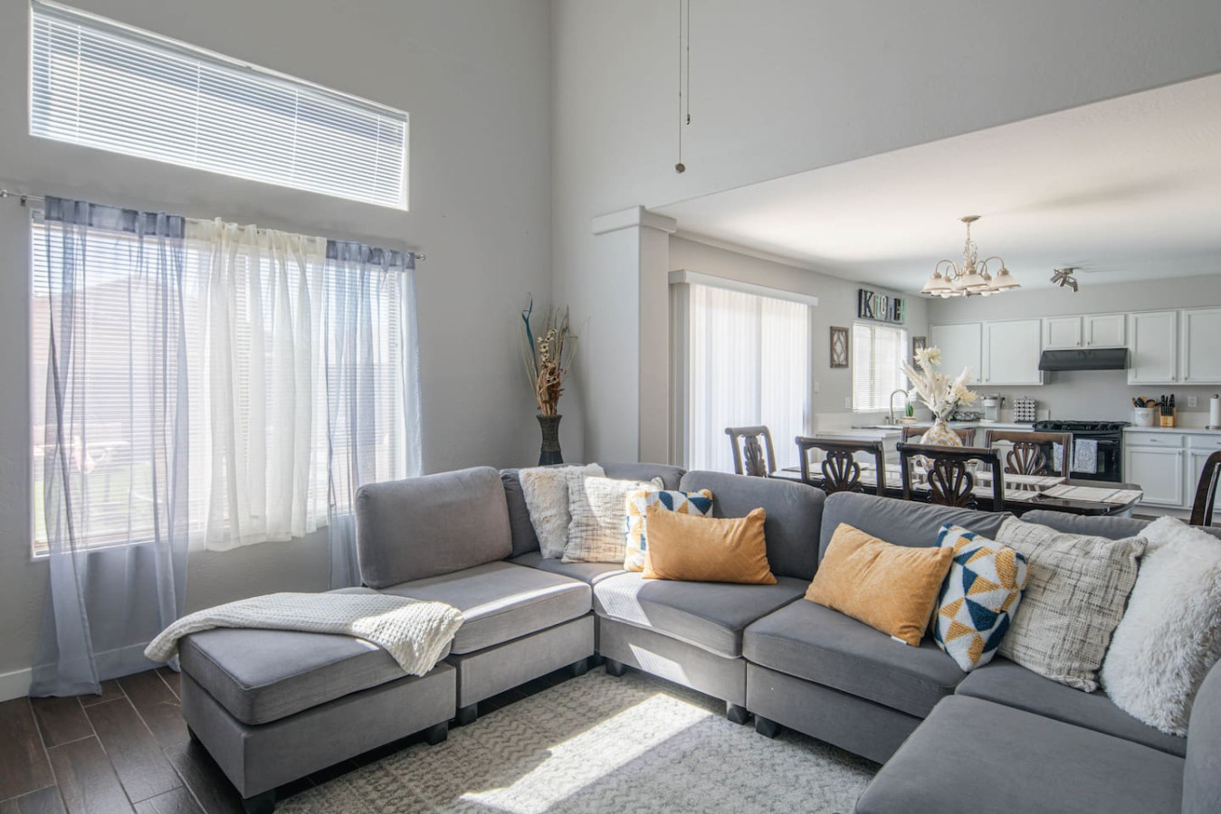 luxe-avondale-escape-4-br-sleeps-12/