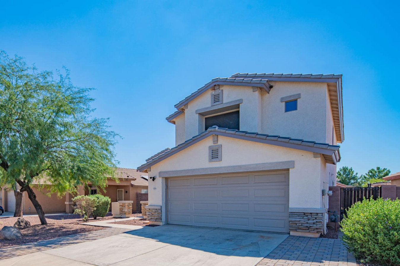 Luxe Avondale Escape - 4 BR, Sleeps 12 - Avondale