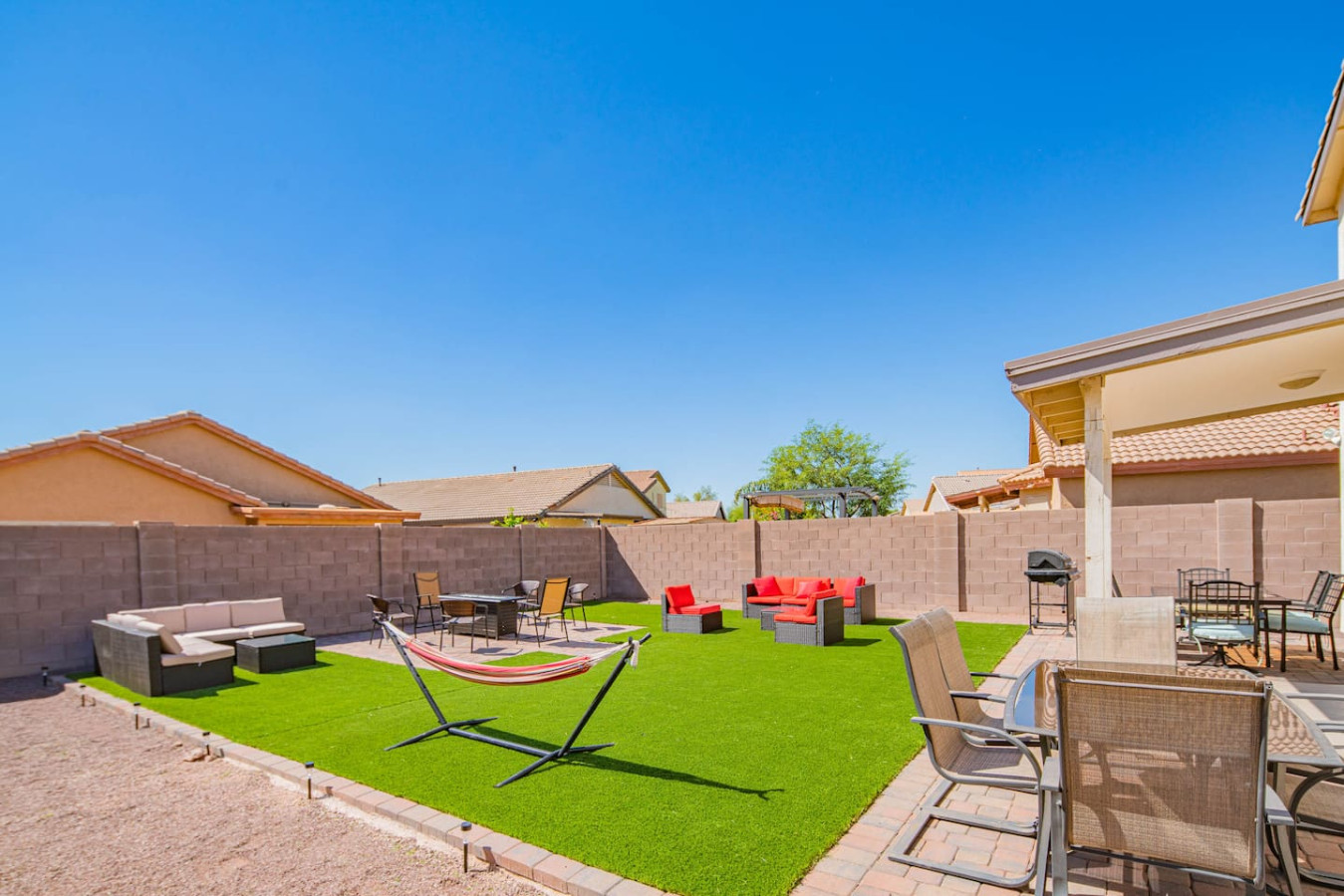 Luxe Avondale Escape - 4 BR, Sleeps 12 - Avondale