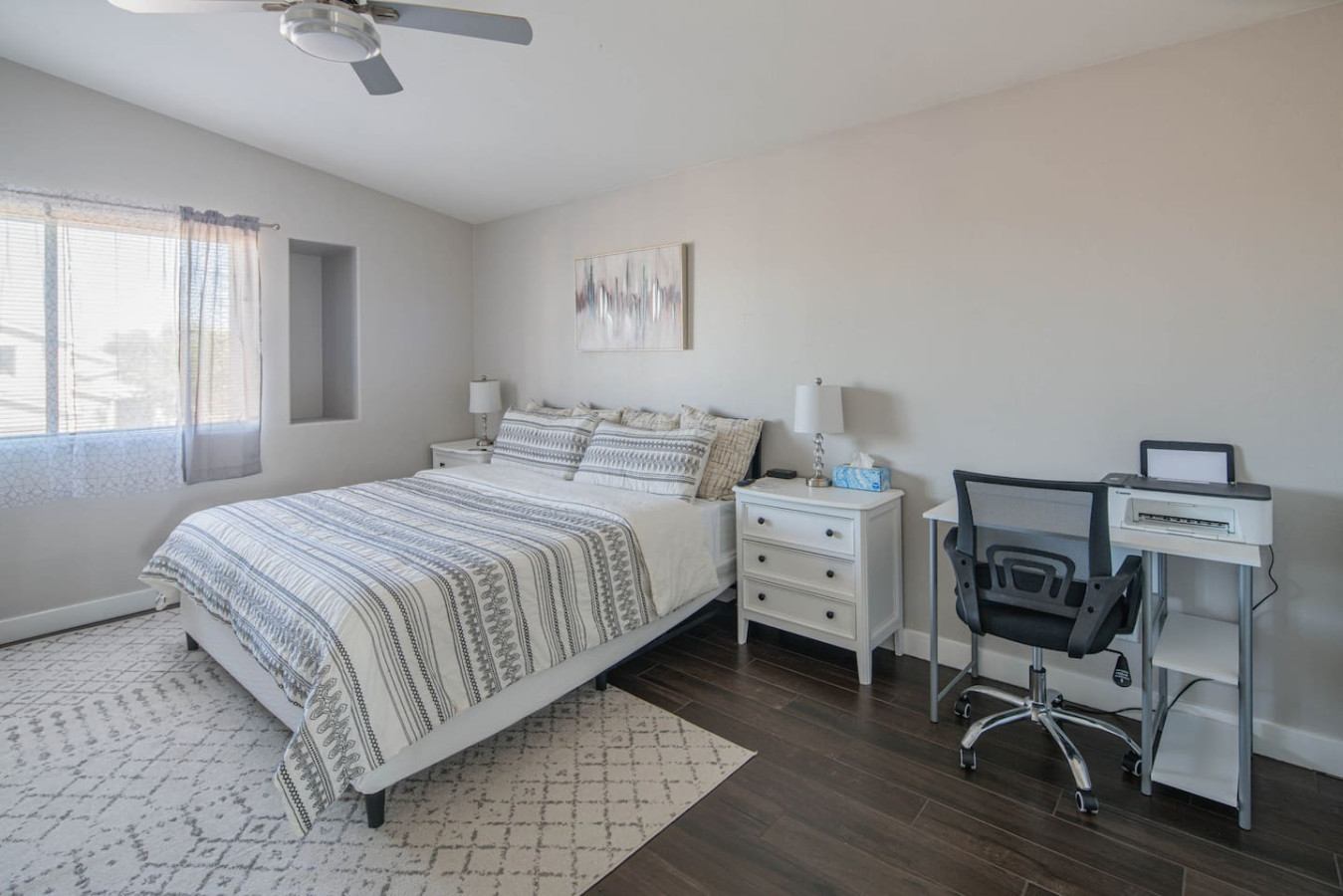 Luxe Avondale Escape - 4 BR, Sleeps 12 - Avondale