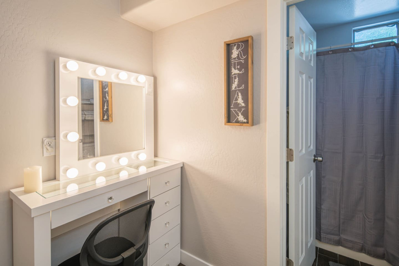 Luxe Avondale Escape - 4 BR, Sleeps 12 - Avondale