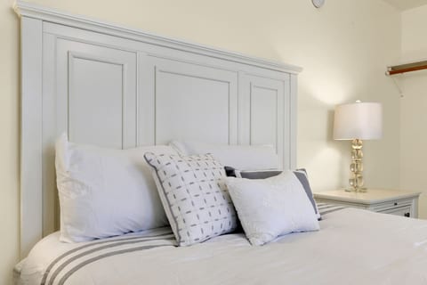 Hotel-Style Private Room Suite in Edgecomb Maine