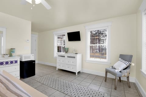 Hotel-Style Private Room Suite in Edgecomb Maine
