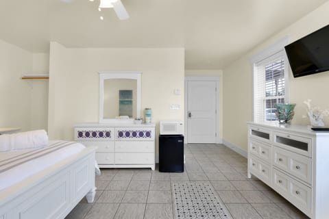 Hotel-Style Private Room Suite in Edgecomb Maine