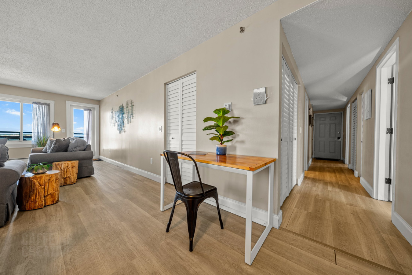 seaside-condo-or-pool-access-or-walk-to-shore/