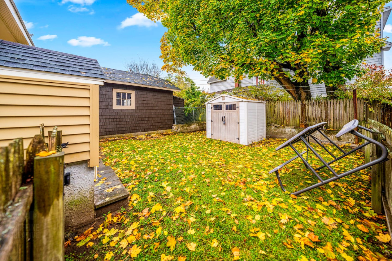 cozy-cottage-with-yard-near-beach-and-attractions/