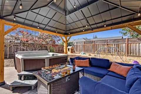 Welcome to your home base in Sonoma County, Bennett Valley Bungalow!