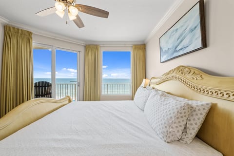 Gulf-Front Corner Unit | Stunning Coastline Views!