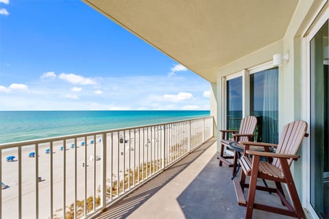 Gulf-Front Corner Unit | Stunning Coastline Views!