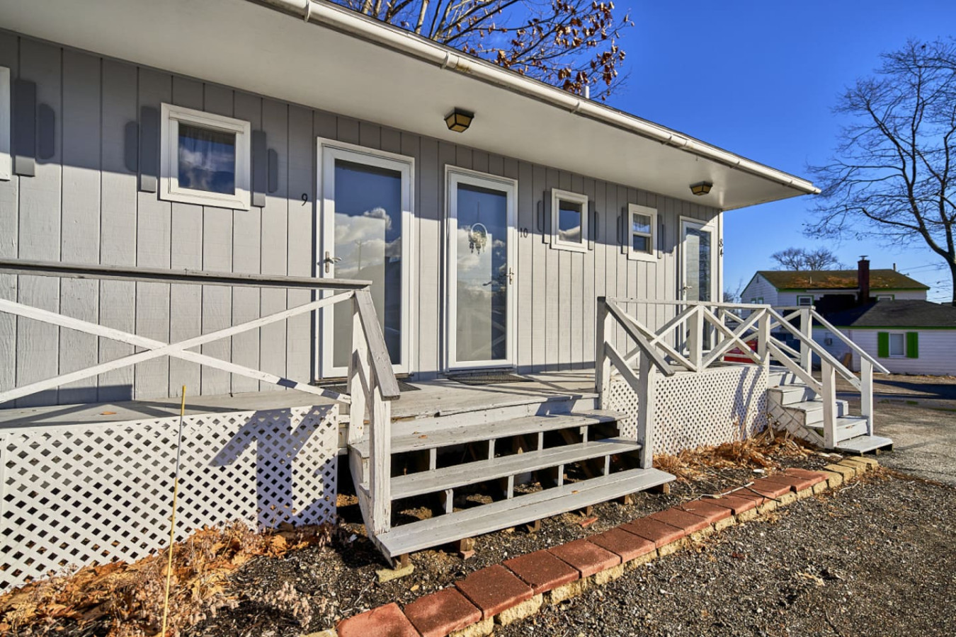 Charming Motel-Style Apartments Near Beach