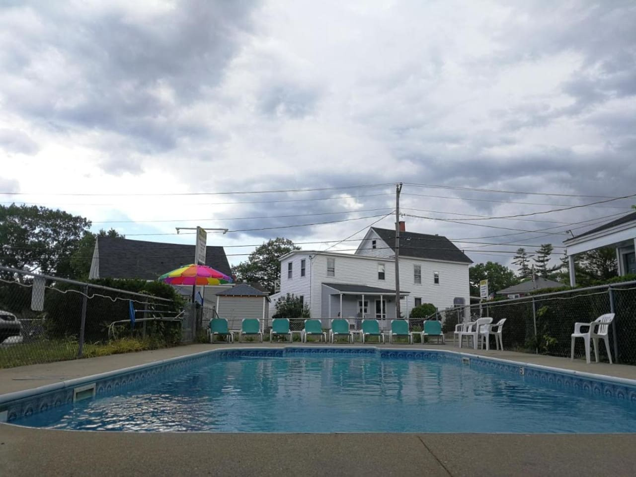 Charming Motel-Style Apartments Near Beach