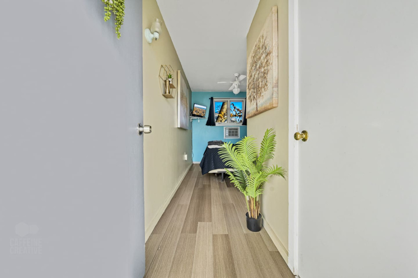 Charming Motel-Style Apartments Near Beach