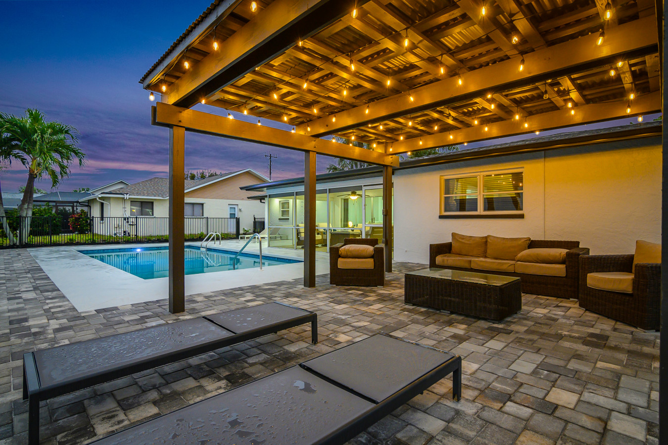 "sunrise-paradise:-waterfront"/