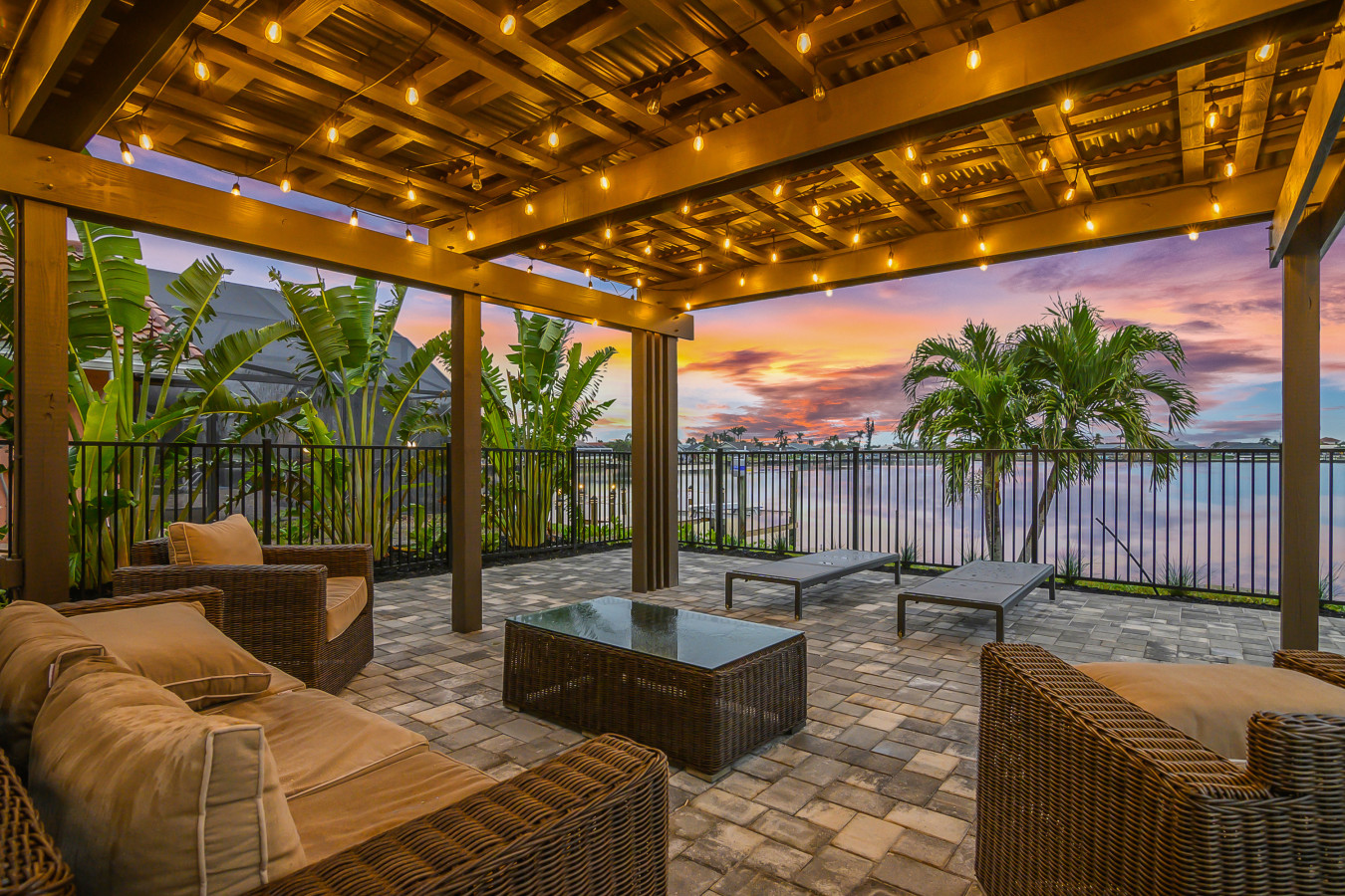 "sunrise-paradise:-waterfront"/