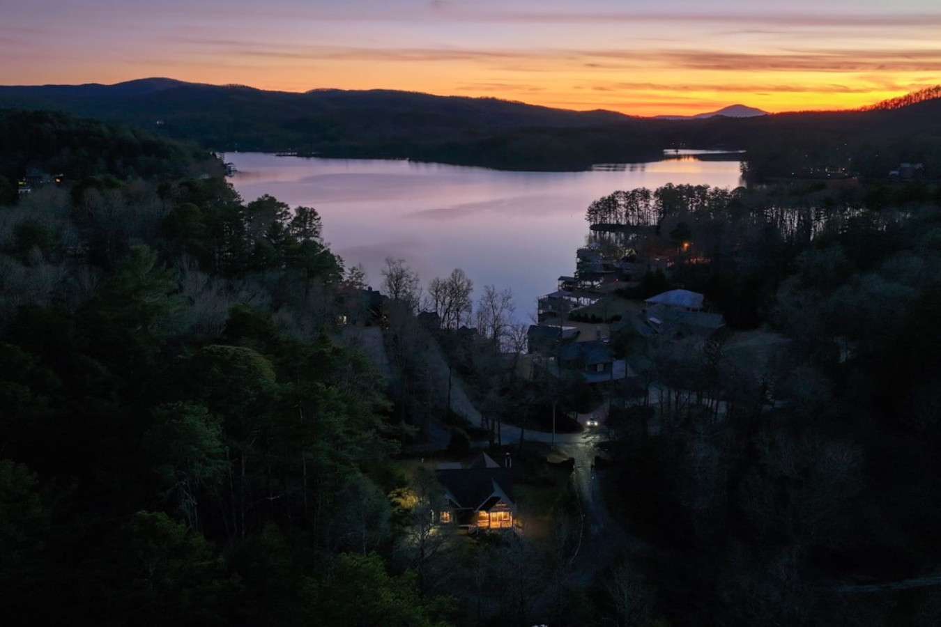 scenic-4bror3ba-contemporary-lake-burton-home-w-hot-tub/