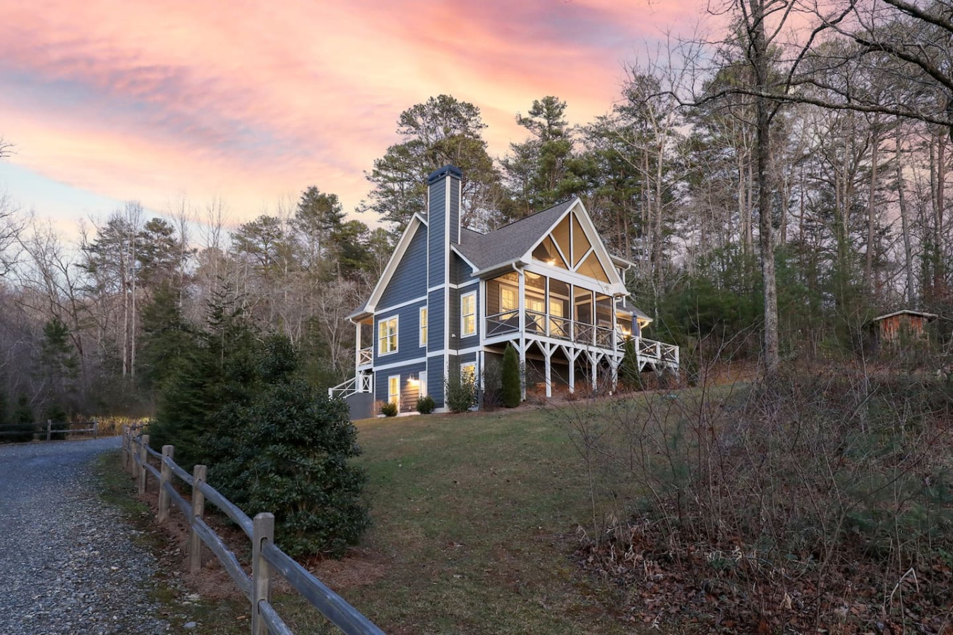 scenic-4bror3ba-contemporary-lake-burton-home-w-hot-tub/