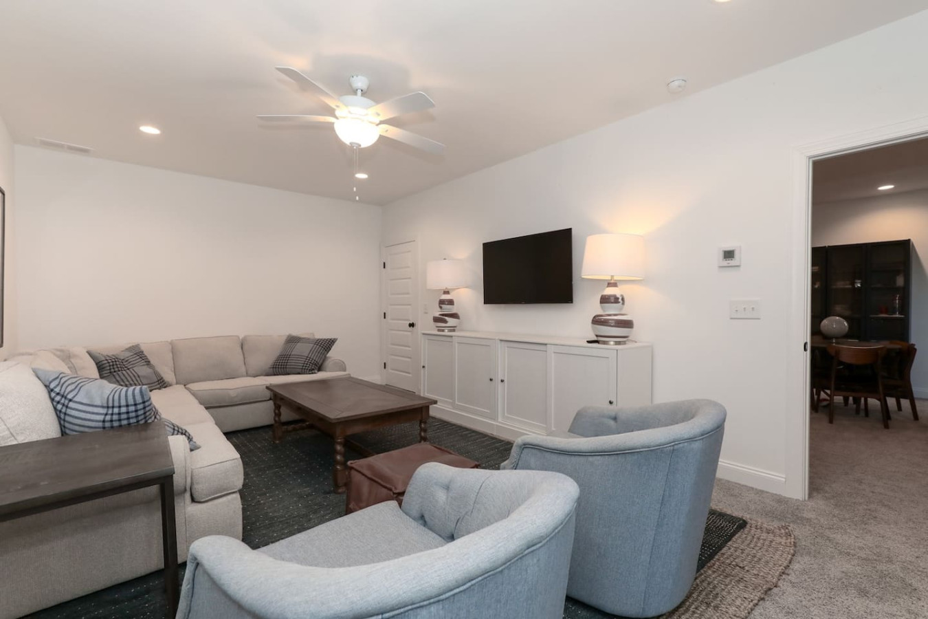 scenic-4bror3ba-contemporary-lake-burton-home-w-hot-tub/