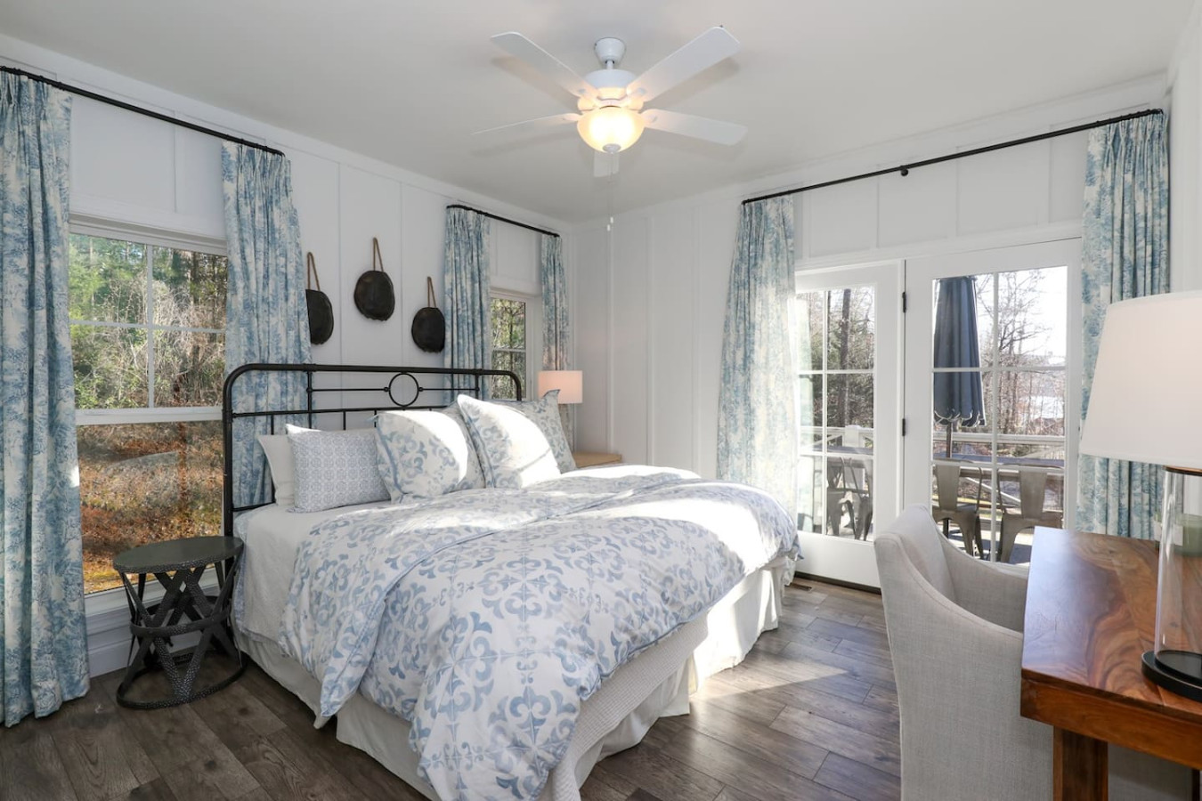 scenic-4bror3ba-contemporary-lake-burton-home-w-hot-tub/