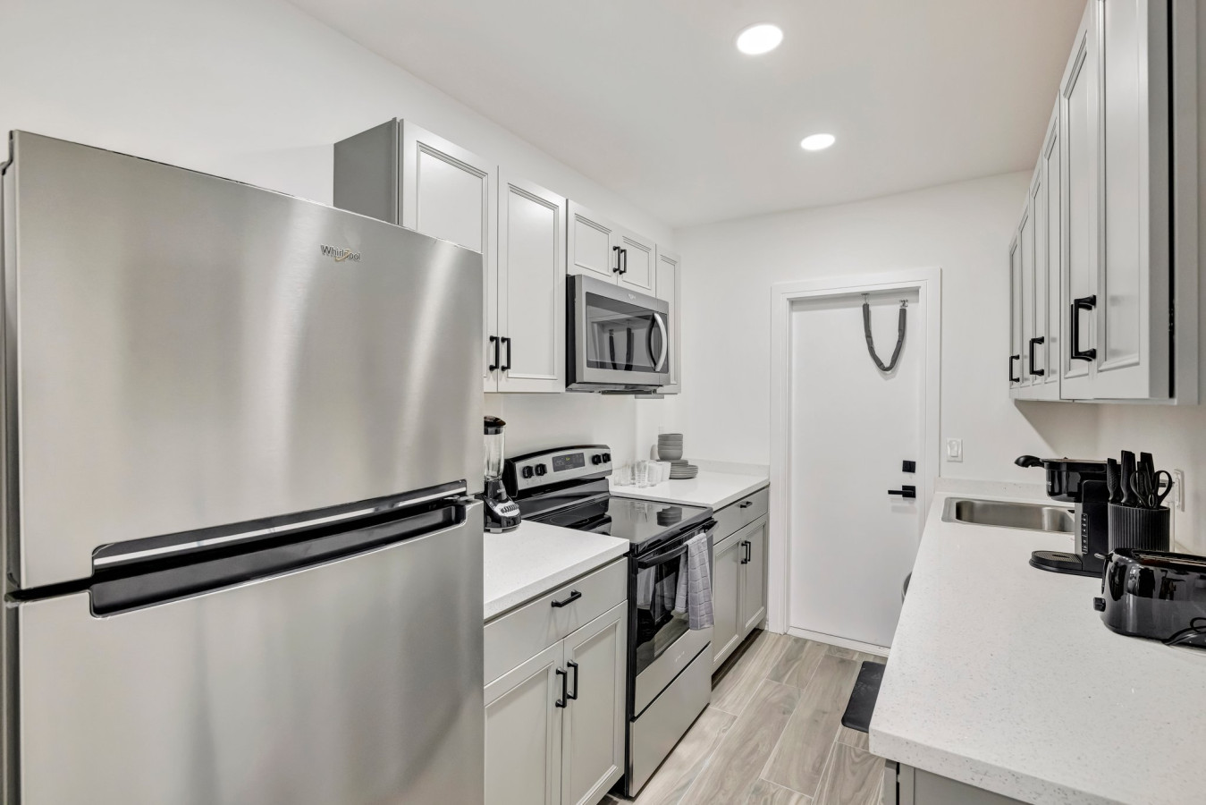 banyan-st-studio-off-las-olas-steps-to-beach-3/