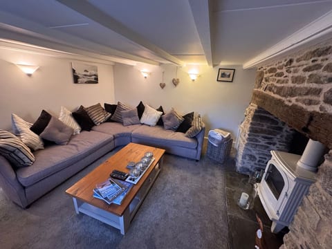 3 Double Bed Character Cottage in Quiet Hamlet